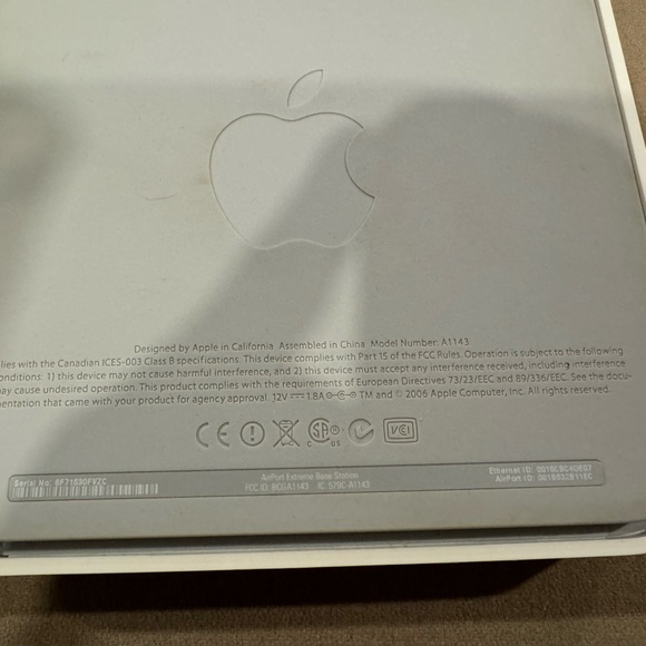 3/$30 Apple AirPort Extreme Base Station 4-Port 100 Wireless N Router A1143. - Picture 2 of 7
